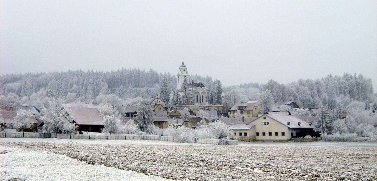 OBEC NETÍN - zimní panorama